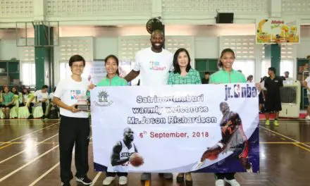 เจสัน ริชาร์ดสัน มอบรางวัลโรงเรียนดีเด่นแห่งปี  เปิดคลินิก NBA Cares สาธิตลีลา อดีตแชมป์เอ็นบีเอสแลมดังก์ 2 สมัย โรงเรียนสตรีนนทบุรี รับรางวัลโรงเรียนดีเด่นแห่งปี โครงการอบรมหลักสูตรอบรมผู้ฝึกสอน Jr. NBA Coaches Academy