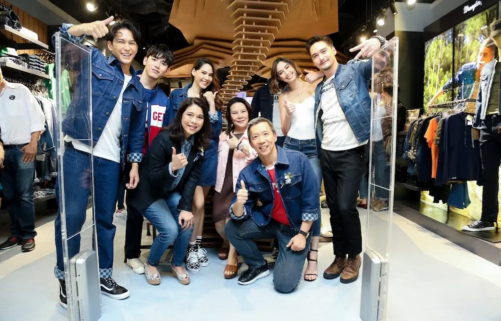 แรงเลอร์ จัดงาน “Wrangler Wander Ready” เผยโฉมคอลเลคชั่นใหม่  ที่จะเป็นเพื่อนคุณออกเดินทางเพื่อค้นหาแรงบันดาลใจใหม่ๆ ได้อย่างอิสระ พร้อมเปิดแฟล็กชิฟสโตร์ ดีไซน์ล่าสุดแห่งเดียวในโลก ที่จำลองความสวยงาม ของ “สามพันโบก” แกรนด์แคนยอนของเมืองไทย