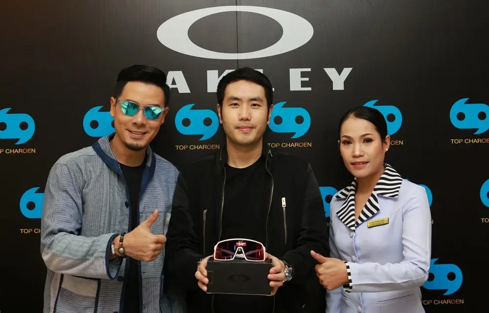 แว่นท็อปเจริญ ขนทัพแว่น OAKLEY เอาใจแฟนพันธุ์แท้สายสปอร์ตแฟชั่น วันนี้ – 15 พ.ค. นี้เท่านั้น!!