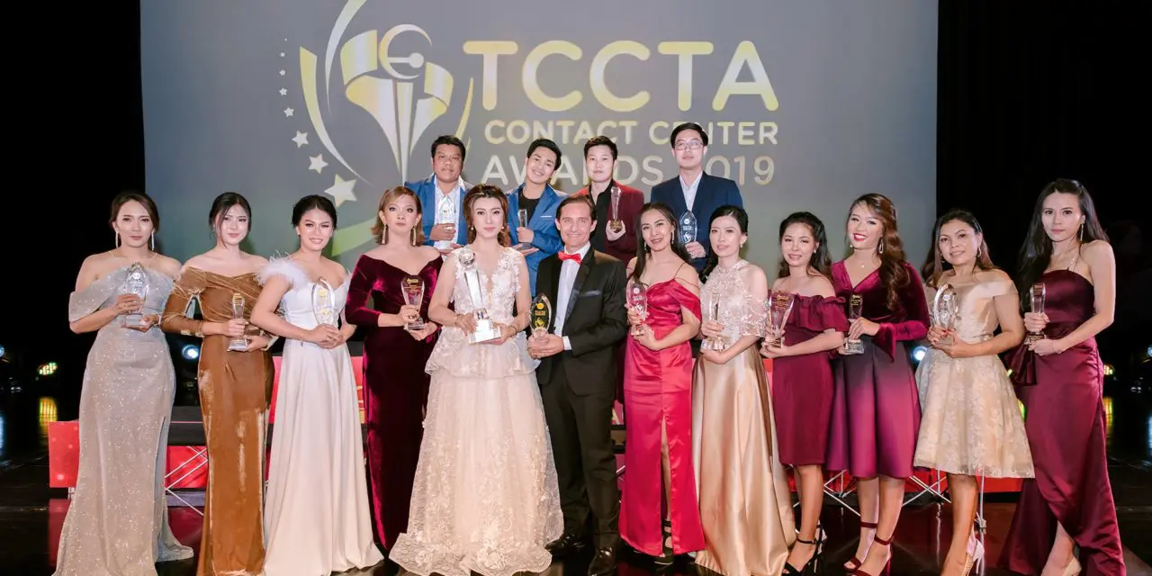 Roojai.com ตอกย้ำสุดยอดผู้นำบริการ คว้ารางวัล “THE BEST CONTACT CENTER OF THE YEAR” 2 สมัยซ้อนจาก TCCTA 2019