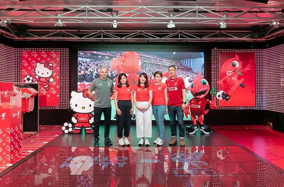 “นิหน่า”-“แบงค์”ร่วมงาน“ซูเปอร์สปอร์ต” เปิดตัวคอลเลคชั่นพิเศษ “Hello Kitty x LFC”