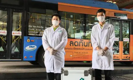 แบรนด์ดีไฮจีนิค จับมือ Smart Bus ขนส่งมวลชนเอกชนอันดับ 1 เน้นกำจัดไรฝุ่นและฆ่าเชื้อโรคแบบซานิไทส์ซิ่ง ภายในรถโดยสารแบบสาธารณะครั้งแรกในประเทศไทย กระตุ้นสร้างความมั่นใจด้านความสะอาดแก่ผู้ใช้บริการ ชูความสะอาดทุกสายที่เปิดวิ่งให้บริการประชาชนตลอดปี 63 ส่วนปี 64 เร่งเดินหน้ากำจัดไรฝุ่นและฆ่าเชื้อโรคเพื่อลูกค้าของสมาร์ทบัสต่อเนื่อง