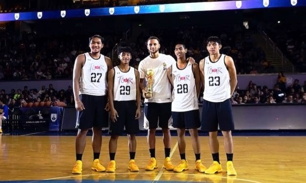 อันเดอร์ อาร์เมอร์ พานักกีฬาเยาวชนไทยบินลัดฟ้า กระทบไหล่ สตีเฟ่น เคอร์รี่ นักกีฬาบาสเก็ตบอลแถวหน้าของโลก