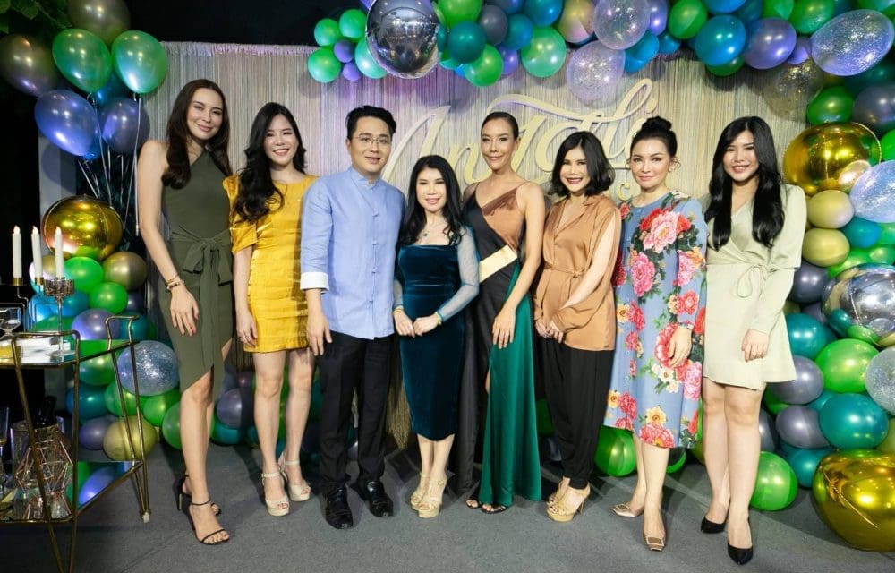 แพทย์หญิง อัญชลี อมรรุ่งมีธรรม แพทย์ผู้เชี่ยวชาญด้านความงามและชะลอวัย แอนจาลี คลินิก คลินิกเสริมความงาม ครบวงจร จัดงานฉลองความสำเร็จ คืนกำไรลูกค้าคนพิเศษ