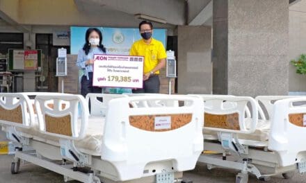 มูลนิธิอิออนประเทศไทย มอบเตียงคนไข้ระบบไฟฟ้า และเครื่องจ่ายแอลกอฮอล์อัตโนมัติให้แก่โรงพยาบาลสงฆ์