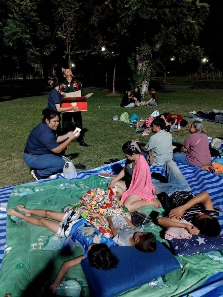 ช่วยแผ่นดินไหว